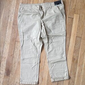 NWT ANA CHINO CROP Pants